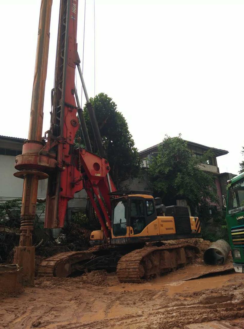 Rotary piling rig